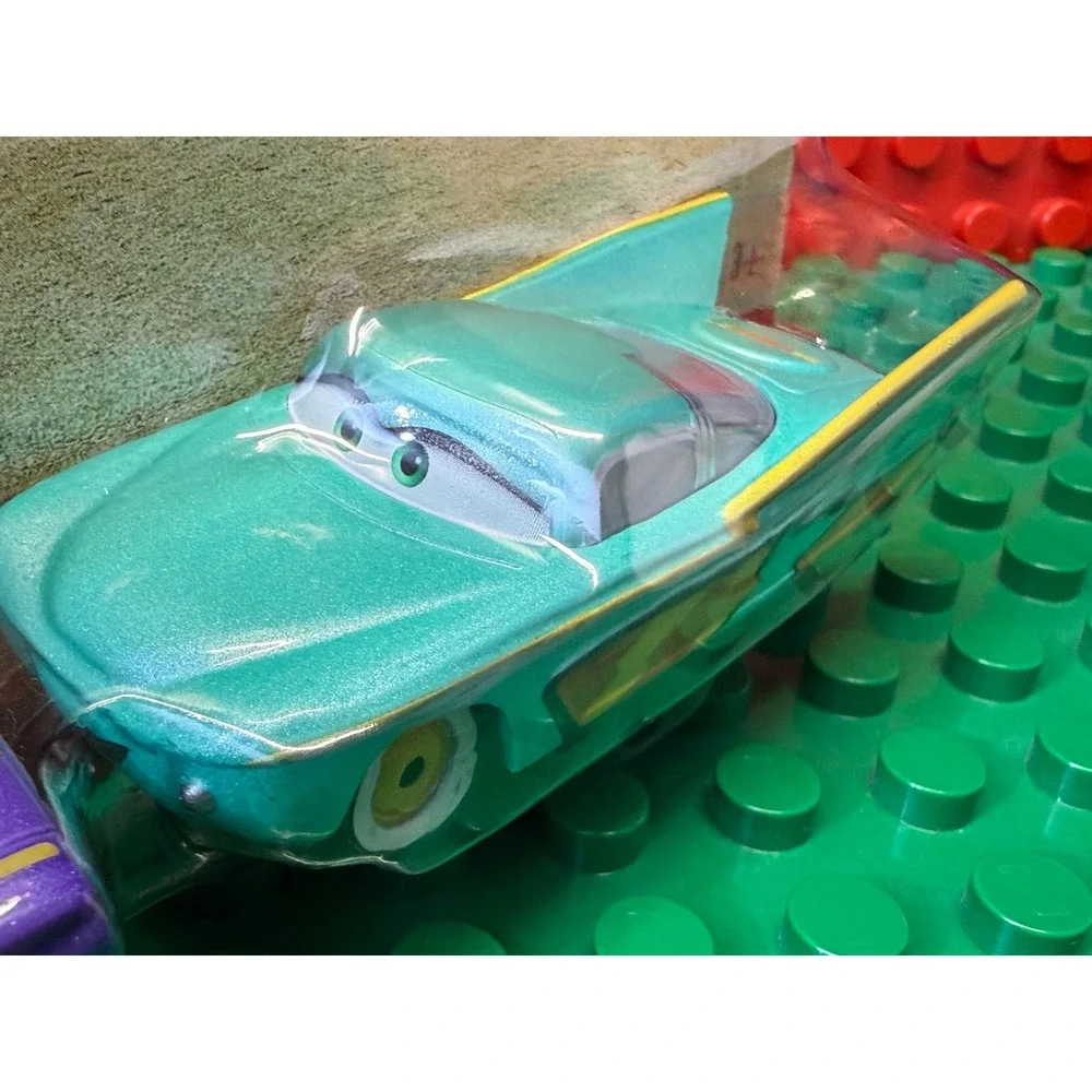 Disney Pixar Cars Race to Celebrate Ramone and Flo 2-Pack Die-Cast Mattel DXV99